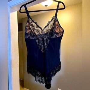 Pinsy Sculpting Lace Bodysuit. Black. NWT. 2X